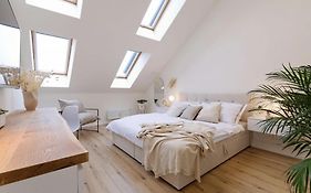 Beautiful Apartment Few Steps From Main Square